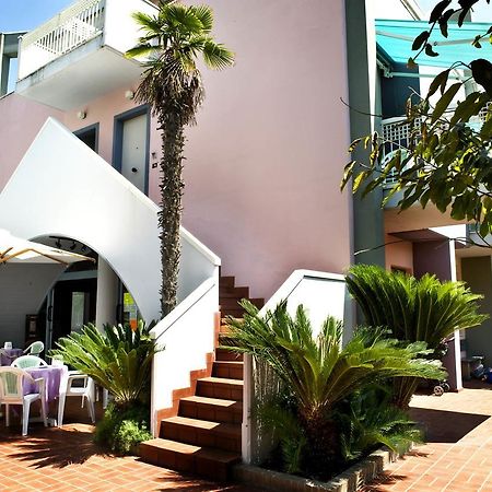 Residence Mediterraneo San Benedetto del Tronto Exterior foto