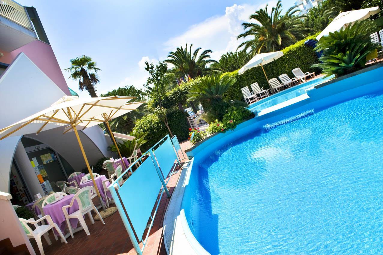 Residence Mediterraneo San Benedetto del Tronto Exterior foto