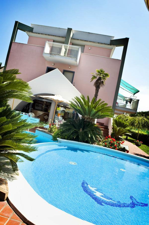 Residence Mediterraneo San Benedetto del Tronto Exterior foto