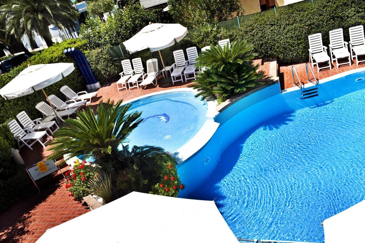 Residence Mediterraneo San Benedetto del Tronto Exterior foto