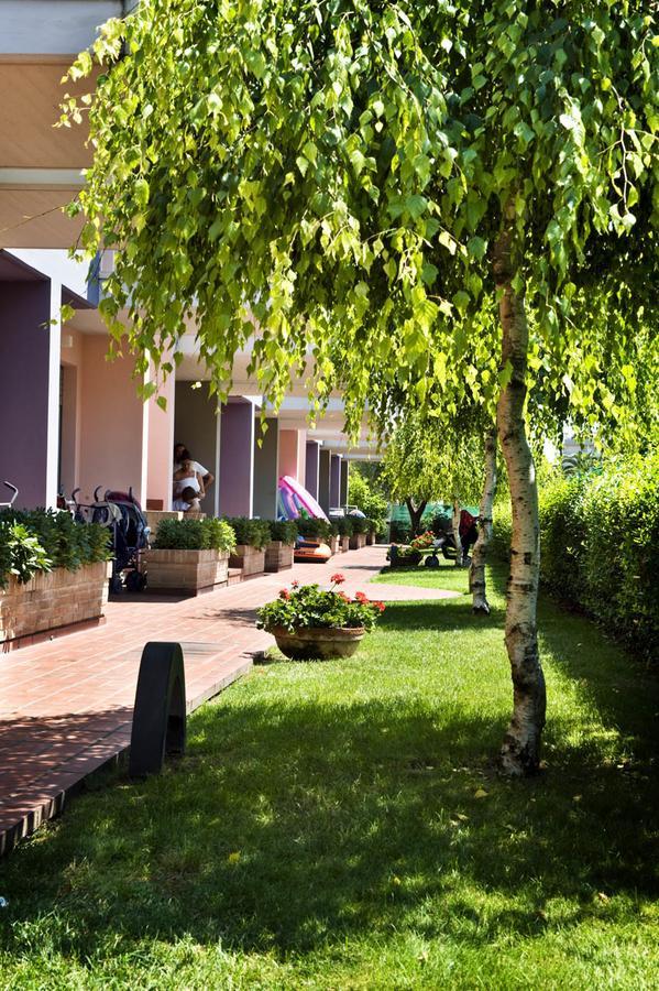 Residence Mediterraneo San Benedetto del Tronto Exterior foto
